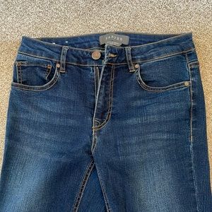 Harper size 27 jeans. Stretchy & comfy!